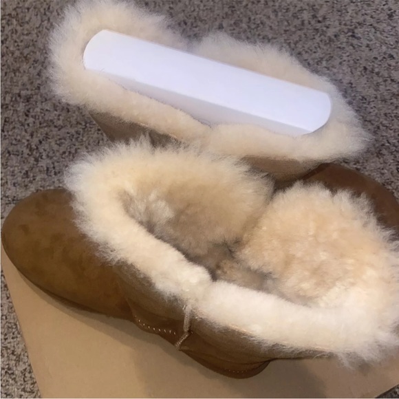 UGG Australia Irina Star Charm Suede Sheepskin Shearling Boots Womens Size 11 - Picture 6 of 7